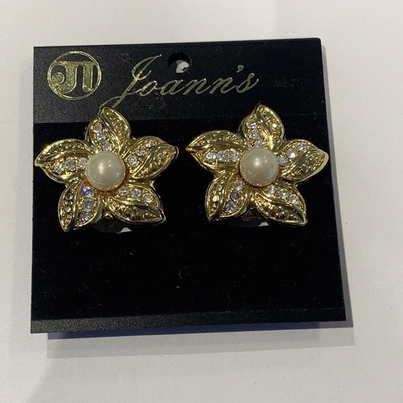 Jewelry Joanns Costume Earrings Clip On Clipon Nwt Gold Tone Flower